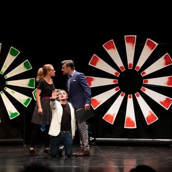 creador del movimiento poético y asesor teatral
