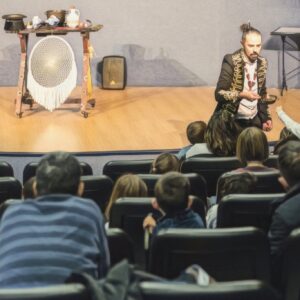 Planeta poesía se puede representar en teatros y salas