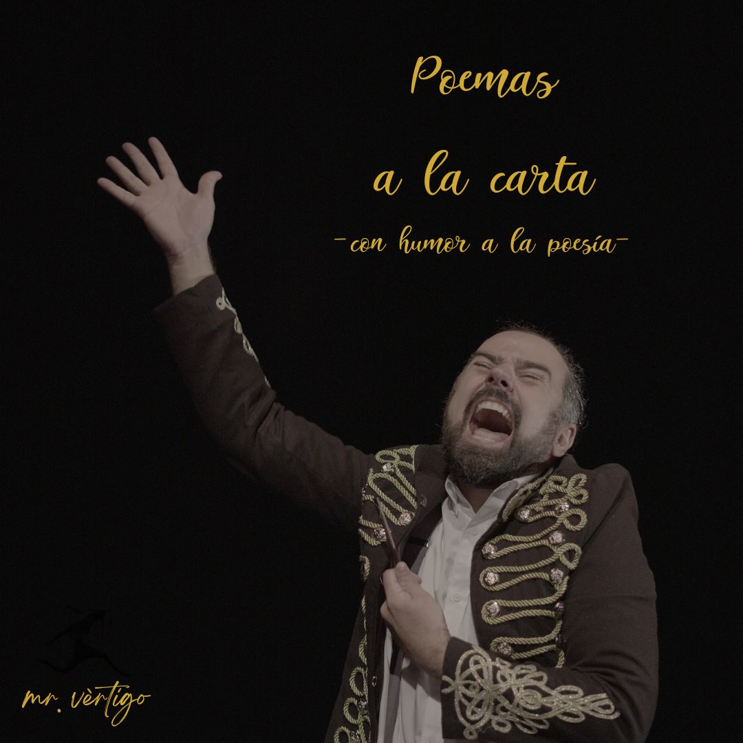 Recitando poesía en la 85 Feria del libro de Madrid